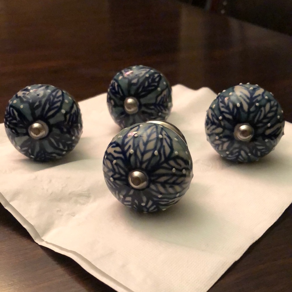 Dresser or closet door knobs